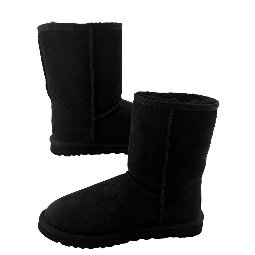 UGG Women 6 Classic Short 5825 Boots Black Suede Sheepskin Shearling Winter Cozy